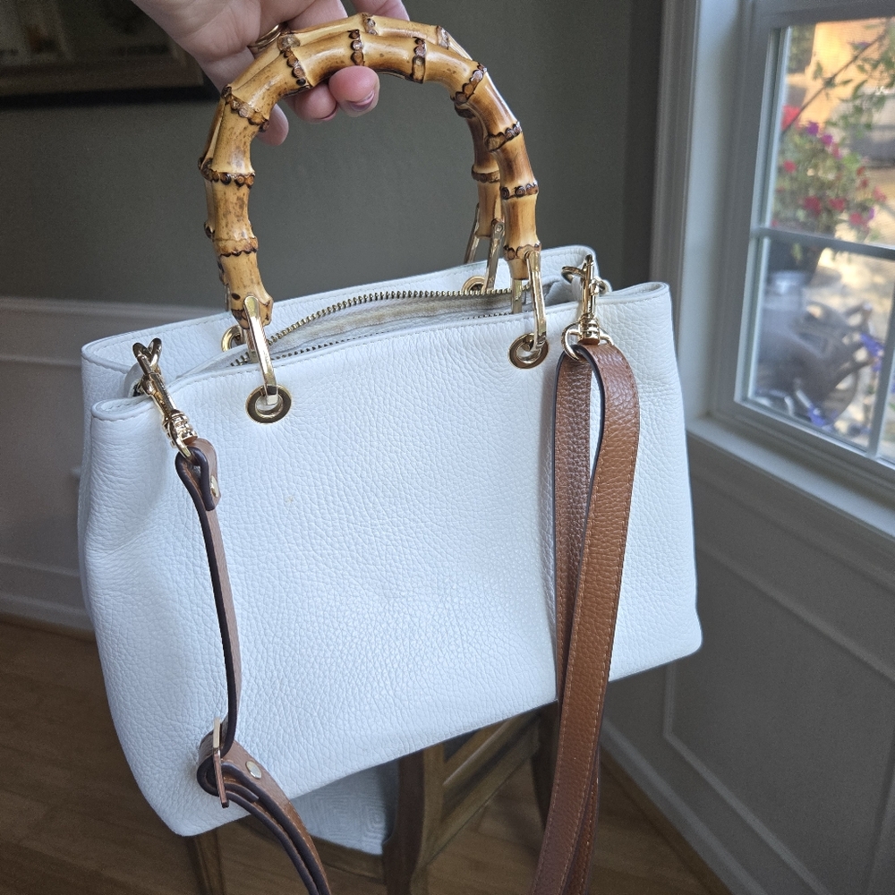 Gorgeous Italian leather bag in light cream 10.5 x 7.25 x 5